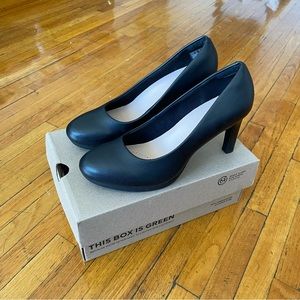 Clarks Ambyr Joy Black Leather $95